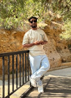 Roni - Masajista in Beirut Photo 2 of 3