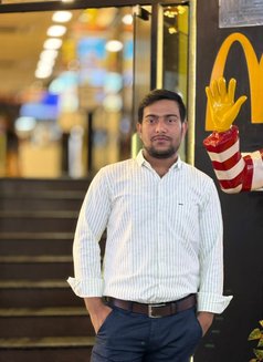 Roni69 - Masajista in Kolkata Photo 1 of 4