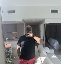 Ronie (massage for ladies ) - Acompañantes masculino in Dubai Photo 3 of 3