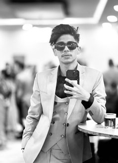 Ronik - Acompañantes masculino in Kathmandu Photo 3 of 5