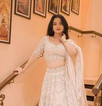 Ronika - puta in Gurgaon