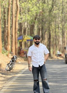 Ronit - Male escort in Mumbai Photo 5 of 6