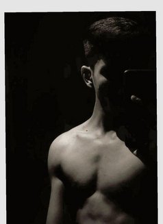 Ronit - masseur in New Delhi Photo 5 of 5