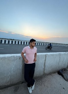 Ronit Kaushik - Male escort in Gurgaon Photo 2 of 4