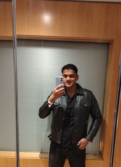 Ronit Kaushik - Male escort in Gurgaon Photo 3 of 4