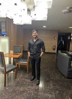 Ronni - Male escort in Mumbai Photo 7 of 7