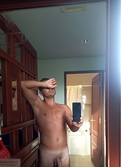 I am gentle and romantic - Male escort in Dubai Photo 3 of 12