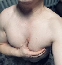 Leo - Male escort in Dubai