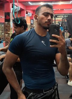 Ronnie - Male escort in New Delhi Photo 2 of 2