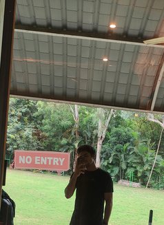 Ronnie Sharma - Male escort in Noida Photo 2 of 5