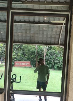 Ronnie Sharma - Male escort in Noida Photo 3 of 5