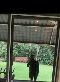 Ronnie Sharma - Male escort in Noida Photo 5 of 5