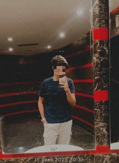 Ronnie Vip Escort - Male escort in Kolkata Photo 1 of 4