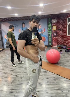 Ronny Dellhii - Male escort in New Delhi Photo 7 of 7