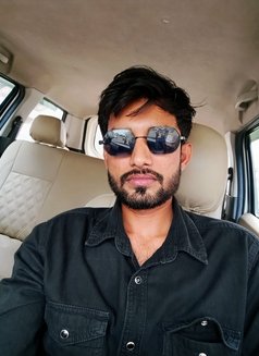 Ronny - Male escort in Ahmedabad Photo 1 of 2