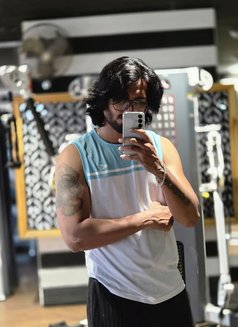 Ronny - Male escort in Ahmedabad Photo 5 of 5