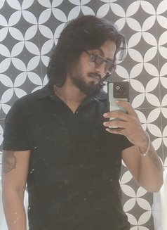 Ronny - Male escort in Ahmedabad Photo 3 of 5