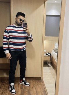 Ronny Patel - Intérprete masculino de adultos in Ahmedabad Photo 1 of 1