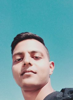 Rony - Male escort in Patna Photo 4 of 5