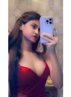 Rooh - Transsexual escort in Ahmedabad Photo 1 of 18