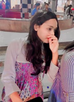 Roohi Shrma - escort in New Delhi Photo 4 of 6