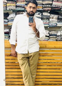 Roonak - Male escort in Chandigarh Photo 1 of 3