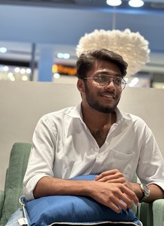 Rooo - Male escort in Bangalore Photo 5 of 6