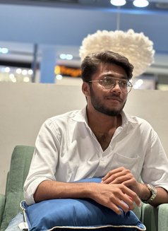 Rooo - Male escort in Bangalore Photo 6 of 6