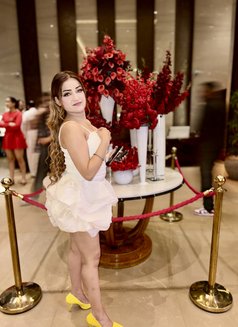Roop Kaur - puta in Dubai Photo 9 of 13