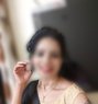 Roopa...Real meet and cam show - Intérprete de adultos in Bangalore Photo 3 of 5
