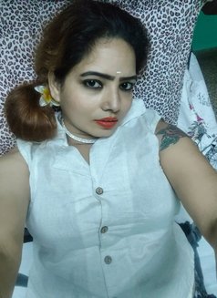 Roopa...Real meet and cam show - adult performer in Bangalore Photo 4 of 5