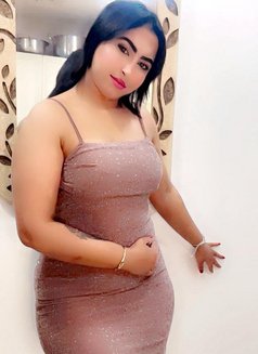 Rooz - puta in Dubai Photo 4 of 9