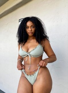 Rora Ben - puta in Muscat Photo 3 of 3