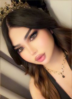 Roro - Transsexual escort in Kuala Lumpur Photo 4 of 8