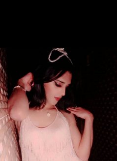 Roro. Klink - Transsexual escort in Beirut Photo 12 of 17