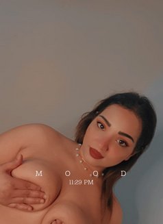 Roro - escort in Beirut Photo 4 of 6