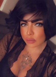 Roro - Transsexual escort in Dubai Photo 2 of 5