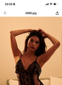 Rosa - escort in London Photo 6 of 8