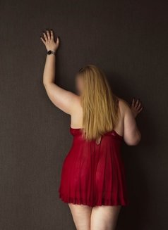 Rosa Rood - Plus Size Lady of Pleasure - escort in Amsterdam Photo 10 of 13