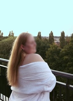 Rosa Rood - Plus Size Lady of Pleasure - escort in Amsterdam Photo 11 of 13