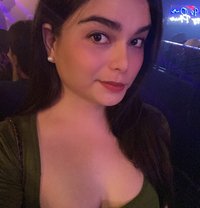 Rosanna - Transsexual escort in Manila
