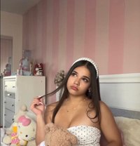 Rose - escort in Muscat
