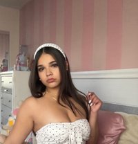 Rose - escort in Muscat