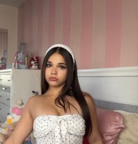 Rose - escort in Muscat