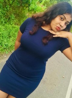 Sophia - escort in Muscat Photo 2 of 3