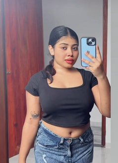 Sophia - escort in Muscat Photo 3 of 3