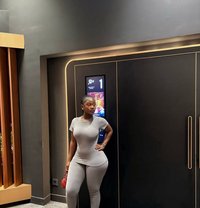 ROSE, BLACK BEAUTY - puta in Kathmandu