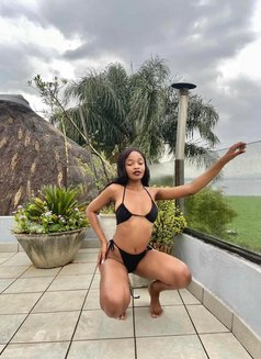 Rose - puta in Dubai Photo 2 of 6