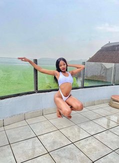 Rose - puta in Dubai Photo 3 of 6