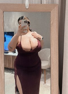 Rose - escort in Khobar Photo 3 of 6